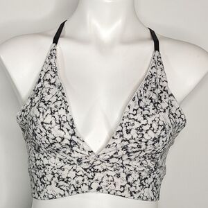 ✨3/$15 Define Your Inspiration black white v neck racer back bra L